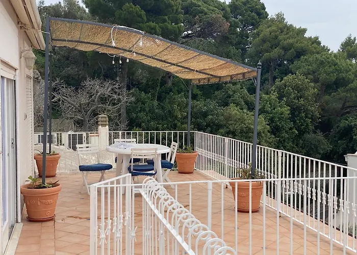 Regina Di - Vista Faraglioni * Capri