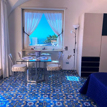 Regina Di - Vista Faraglioni