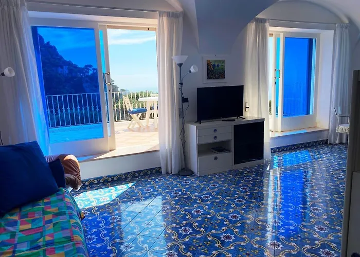 Regina Di - Vista Faraglioni * Capri