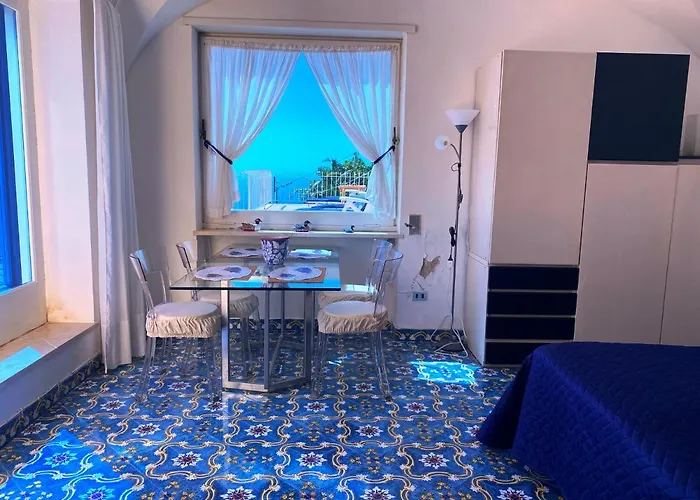 Regina Di - Vista Faraglioni