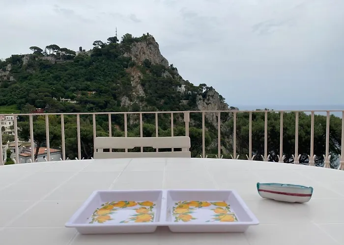 Regina Di - Vista Faraglioni * Капри