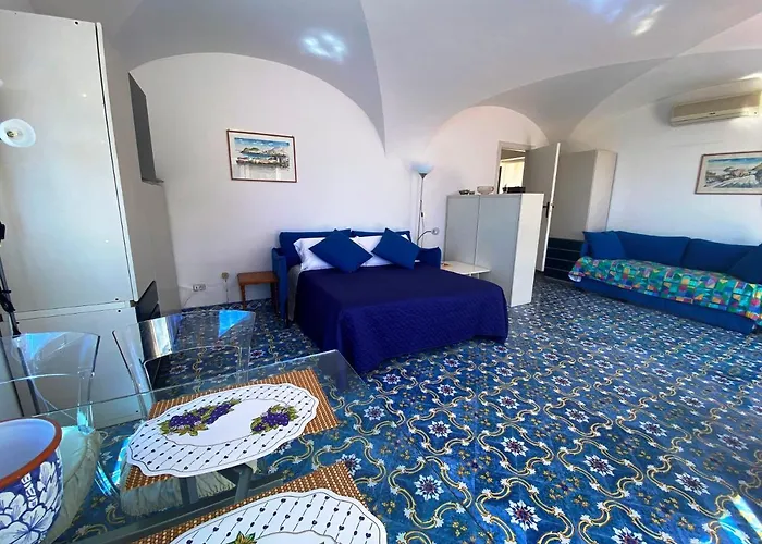 Regina Di - Vista Faraglioni